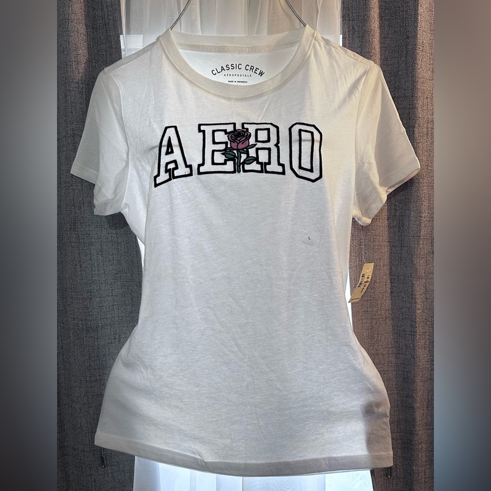 Aeropostale White Tee with Floral AERO Design